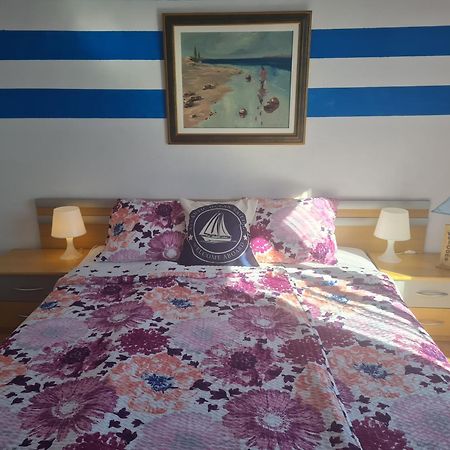 Apartmani Elena Malinska Ngoại thất bức ảnh