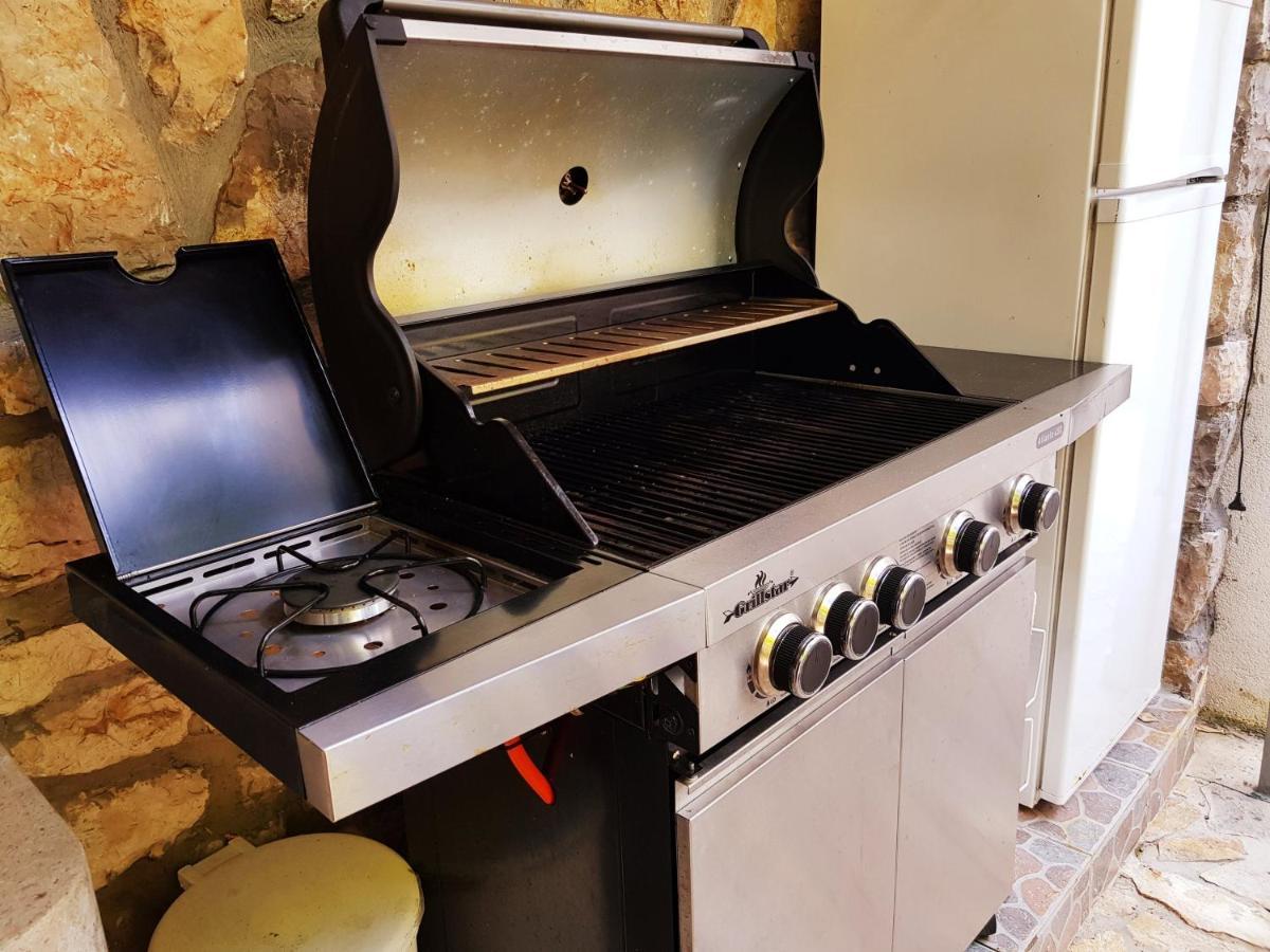 Apartmani Elena Malinska Ngoại thất bức ảnh