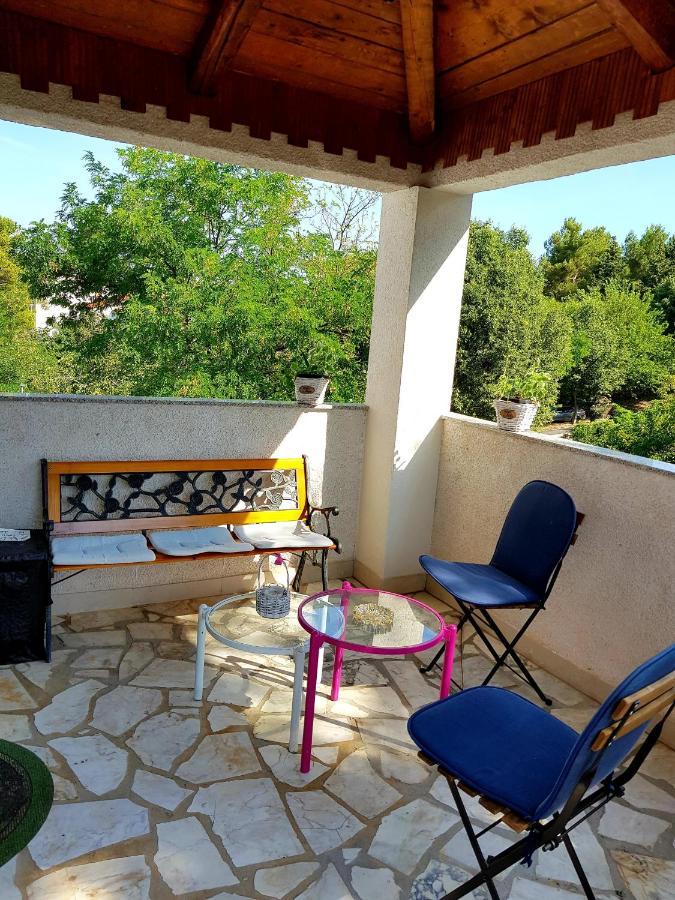 Apartmani Elena Malinska Ngoại thất bức ảnh