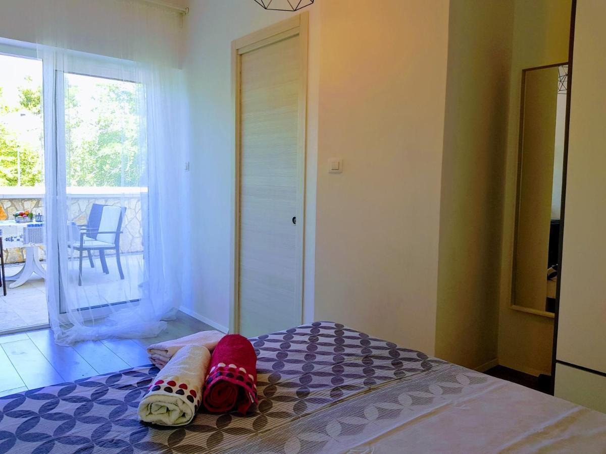 Apartmani Elena Malinska Ngoại thất bức ảnh