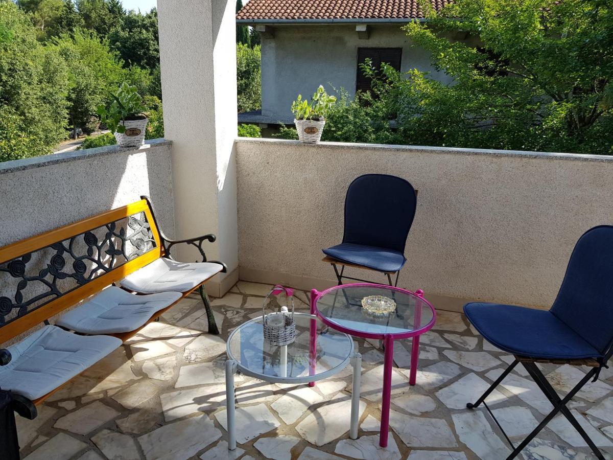 Apartmani Elena Malinska Ngoại thất bức ảnh