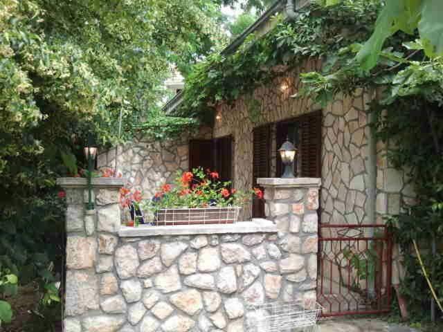 Apartmani Elena Malinska Ngoại thất bức ảnh