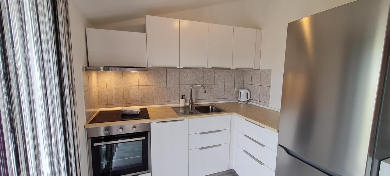 Apartmani Elena Malinska Phòng bức ảnh